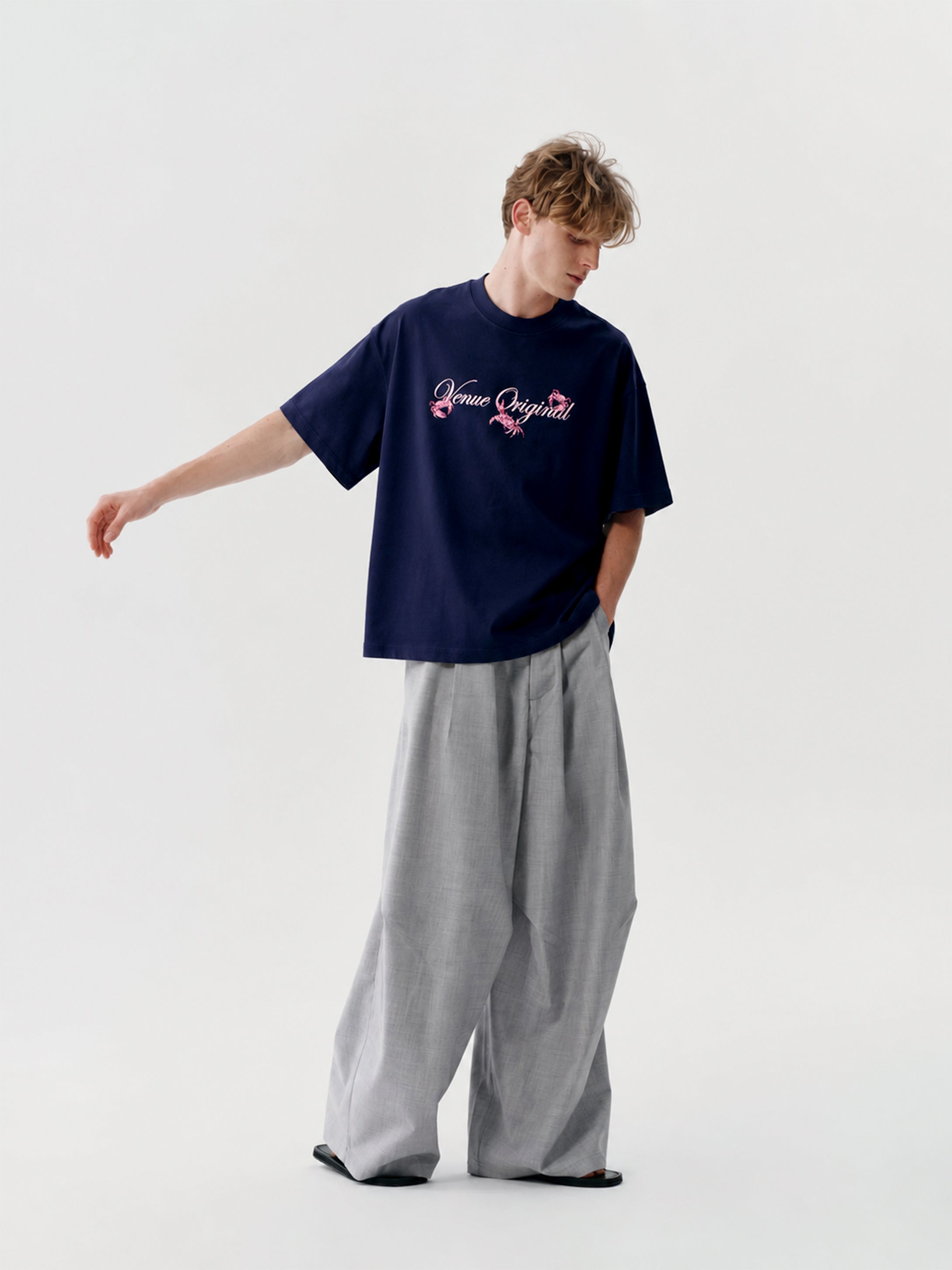 Navy blue crab Oversized T-Shirt