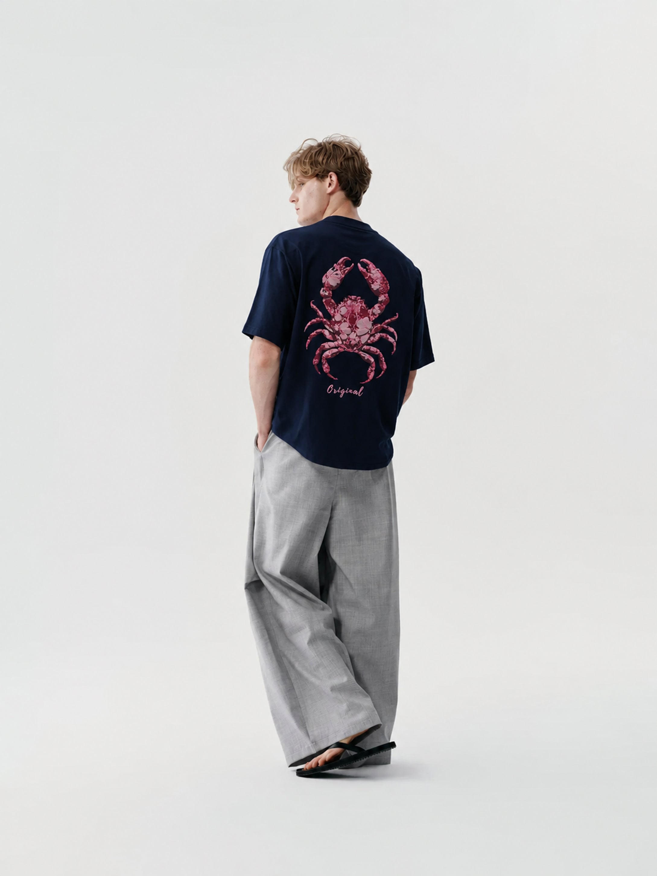 Navy blue crab Oversized T-Shirt